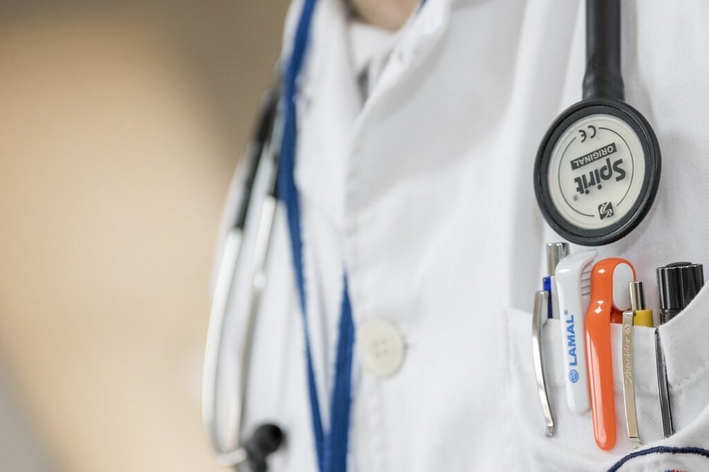 MÉDECIN